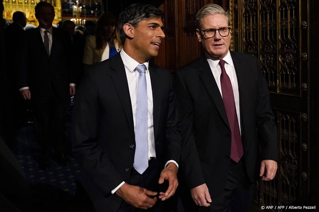 Sunak voor het eerst als oppositieleider tegenover Starmer