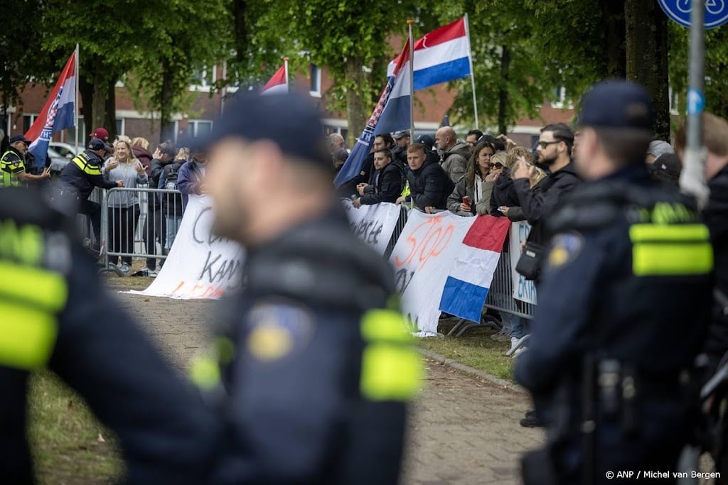 Taakstraf om belediging en bedreiging bij azc-protest Loosdrecht