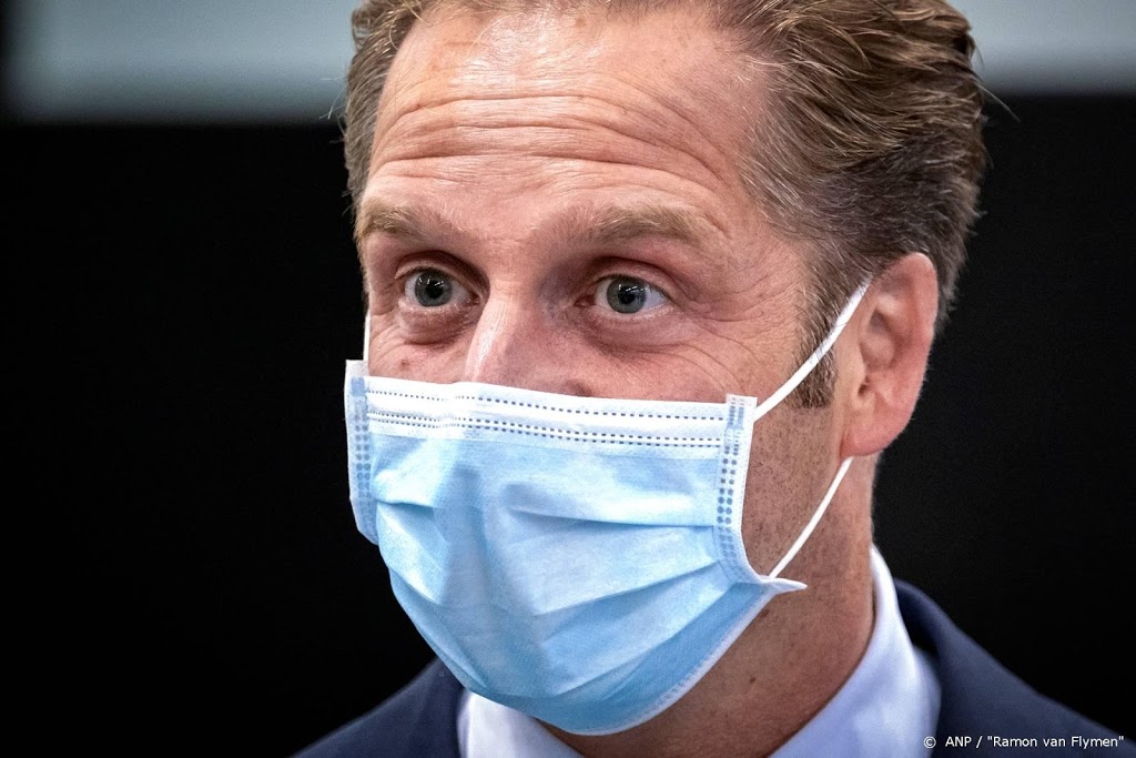 De Jonge: extra stappen nodig om virus in te dammen