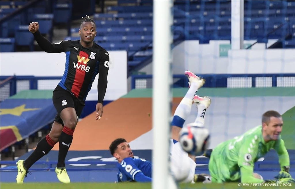 Aanvaller Batshuayi in Istanbul voor transfer naar Besiktas