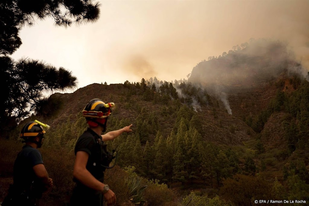Natuurbrand op Tenerife in 24 uur verspreid over 1800 hectare