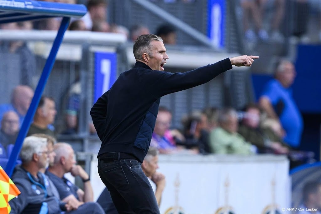 Trainer Van Persie pakt met Heerenveen eerste punt in Eredivisie