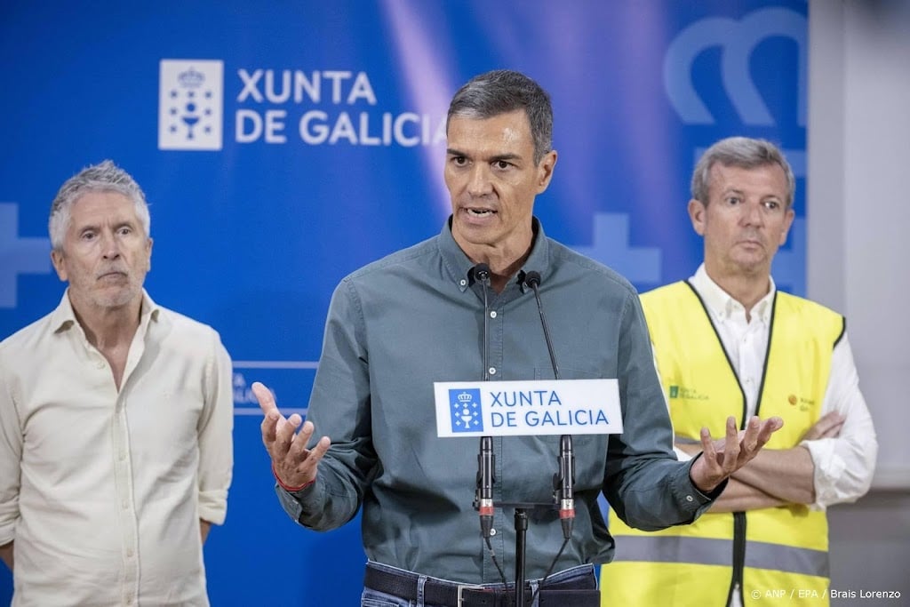 Premier Spanje stopt vakantie, bezoekt gebieden met bosbranden  