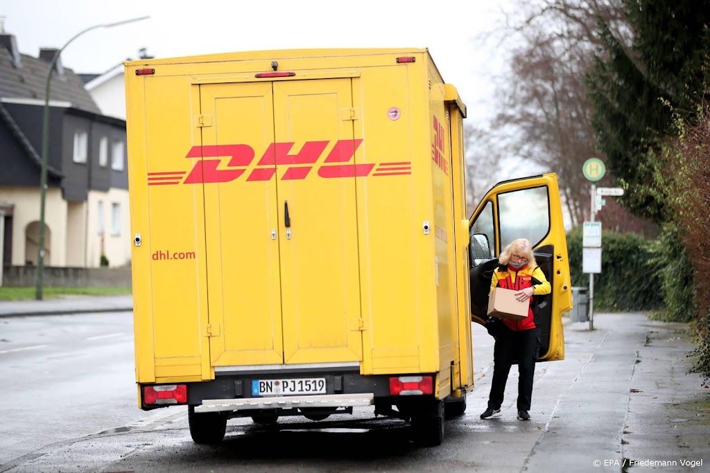DHL verhoogt prijzen pakketbezorging met bijna 5 procent