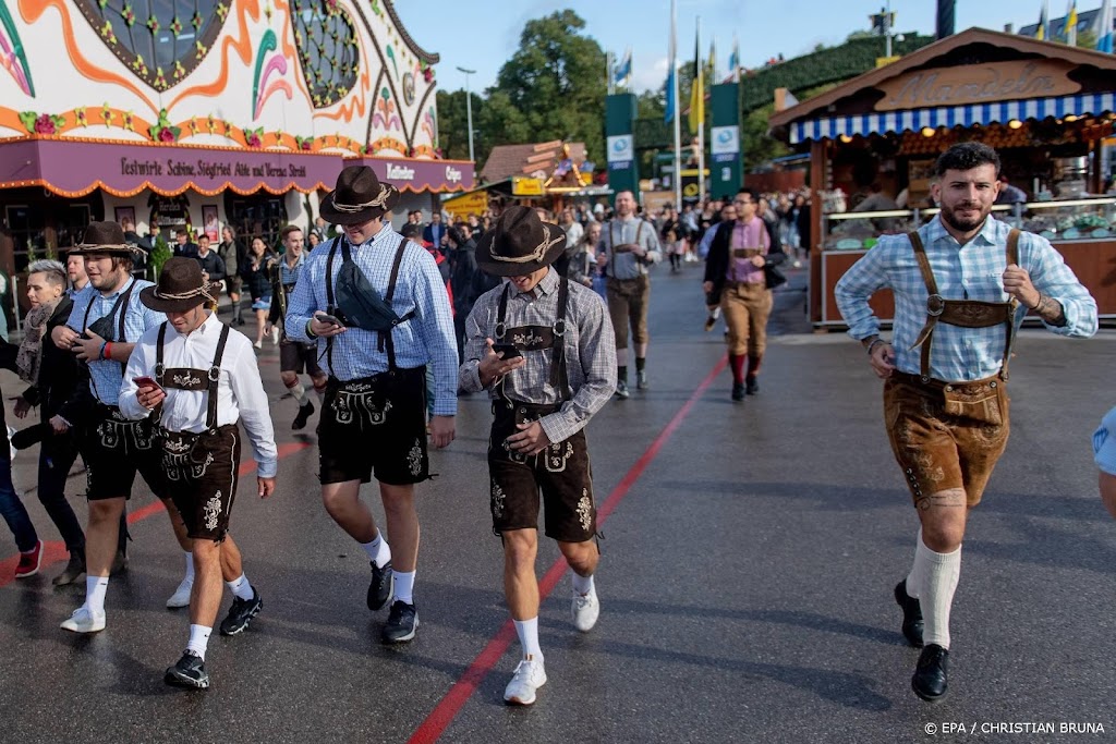 Oktoberfest in München weer geopend na twee jaar corona