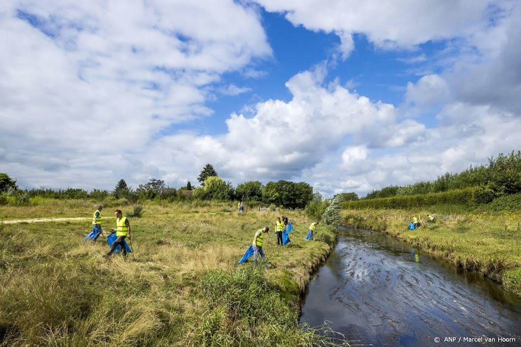 5000 vrijwilligers halen tienduizenden kilo’s afval uit de Maas