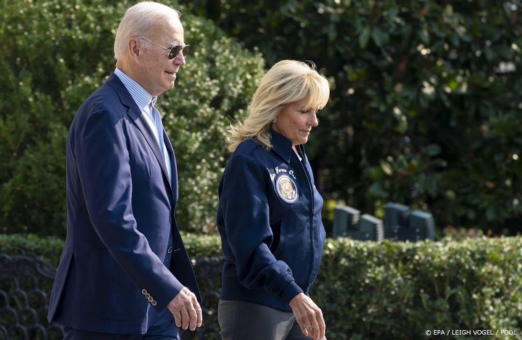 Joe Biden in Londen aangekomen voor begrafenis Elizabeth