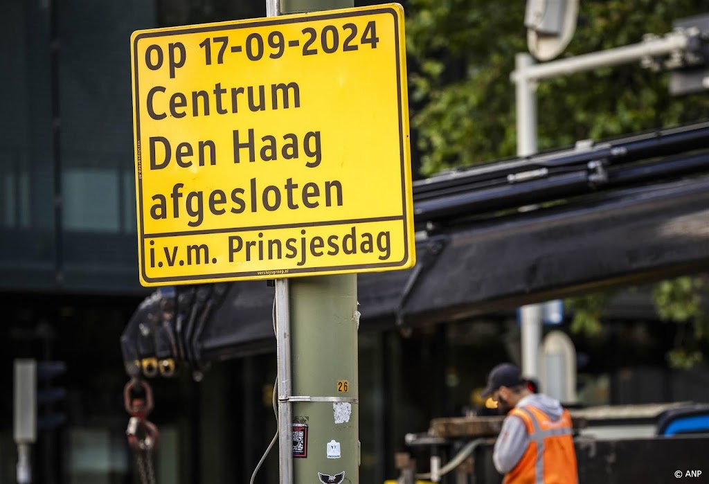 Den Haag decor voor Prinsjesdag met meerdere demonstraties