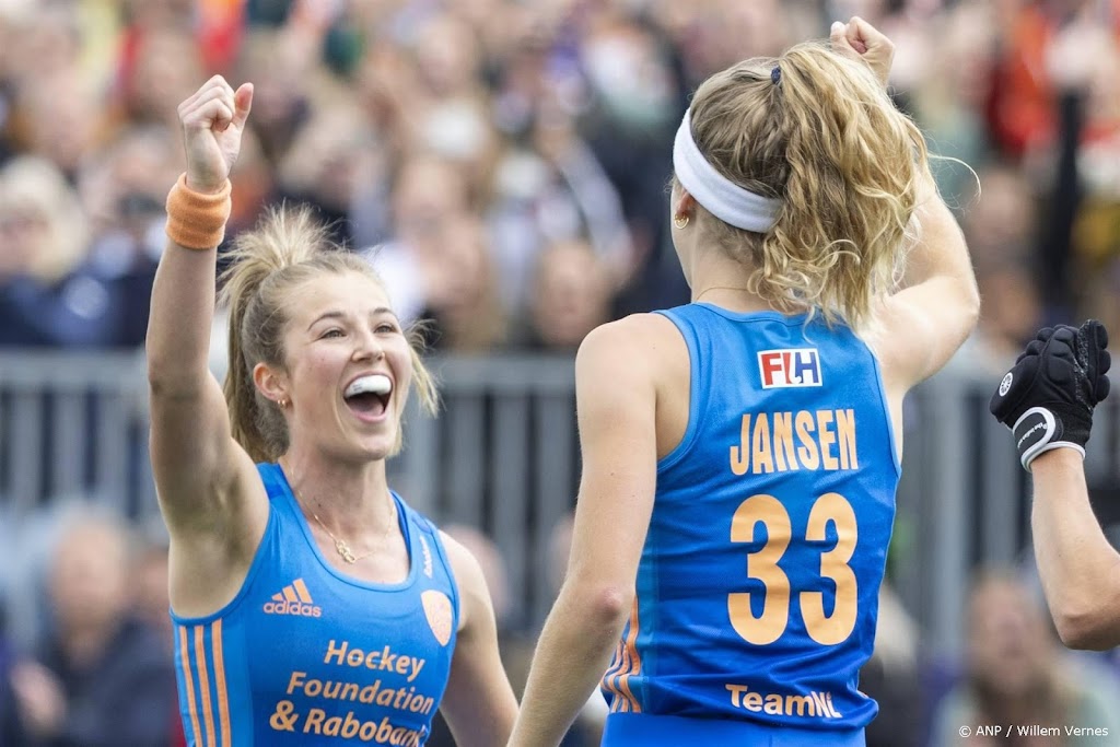 Jansen en De Waard genomineerd voor beste hockeyster ter wereld