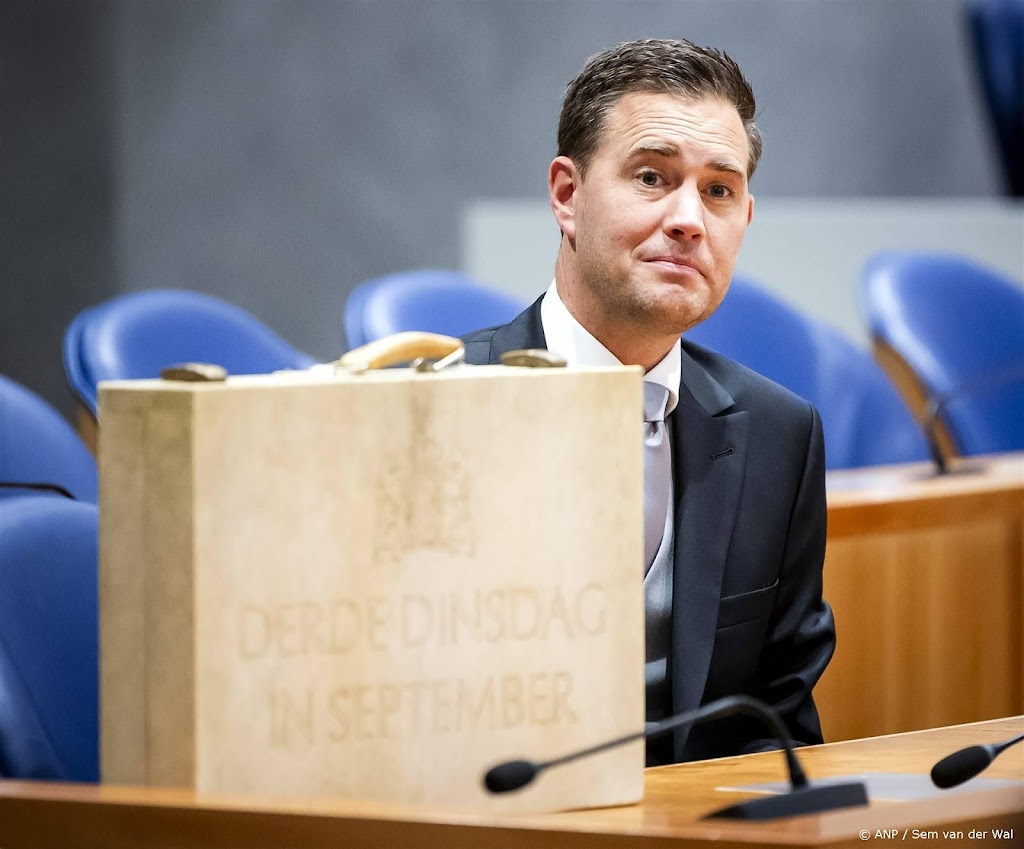 Ministers mogen alternatief zoeken voor bezuinigen op ambtenaren