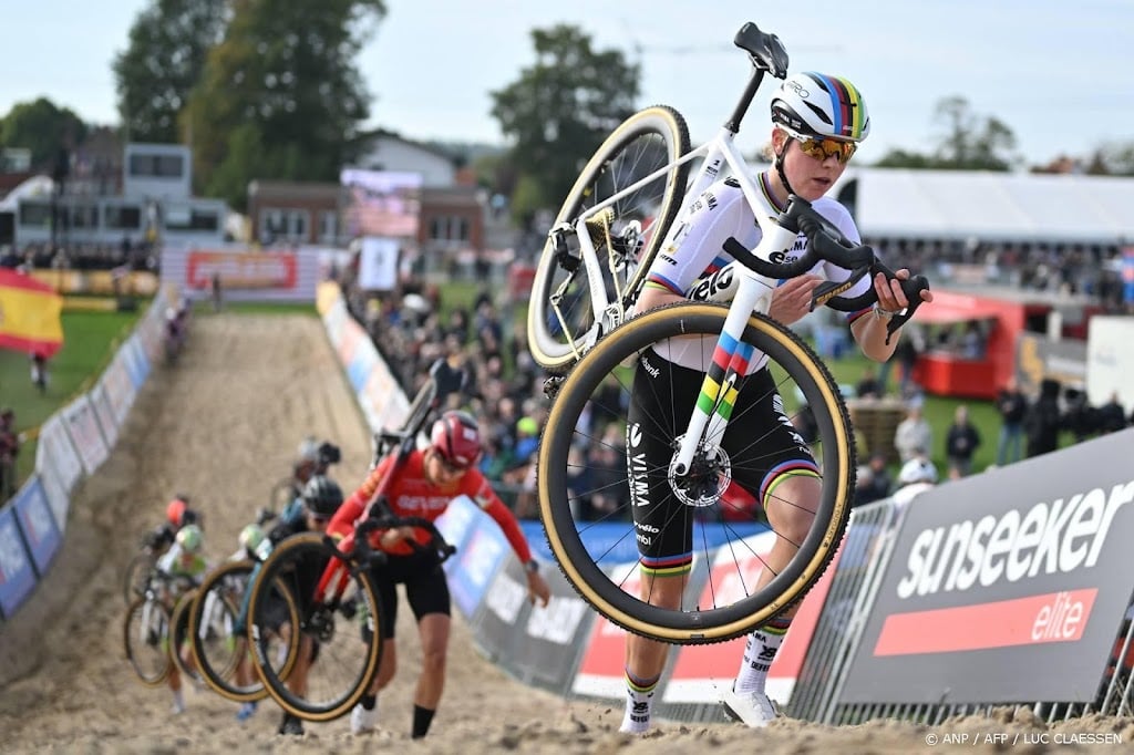 Van Empel maakt na maandenlange pauze comeback in wielrennen