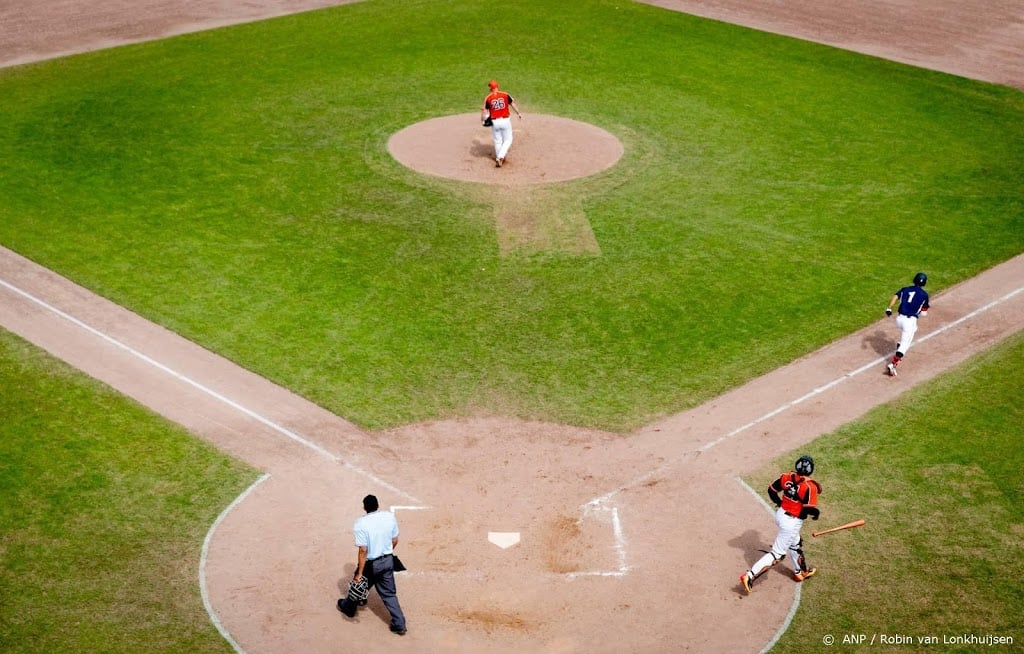 Honkbalbond KNBSB na stilleggen competitie: niemand kampioen 