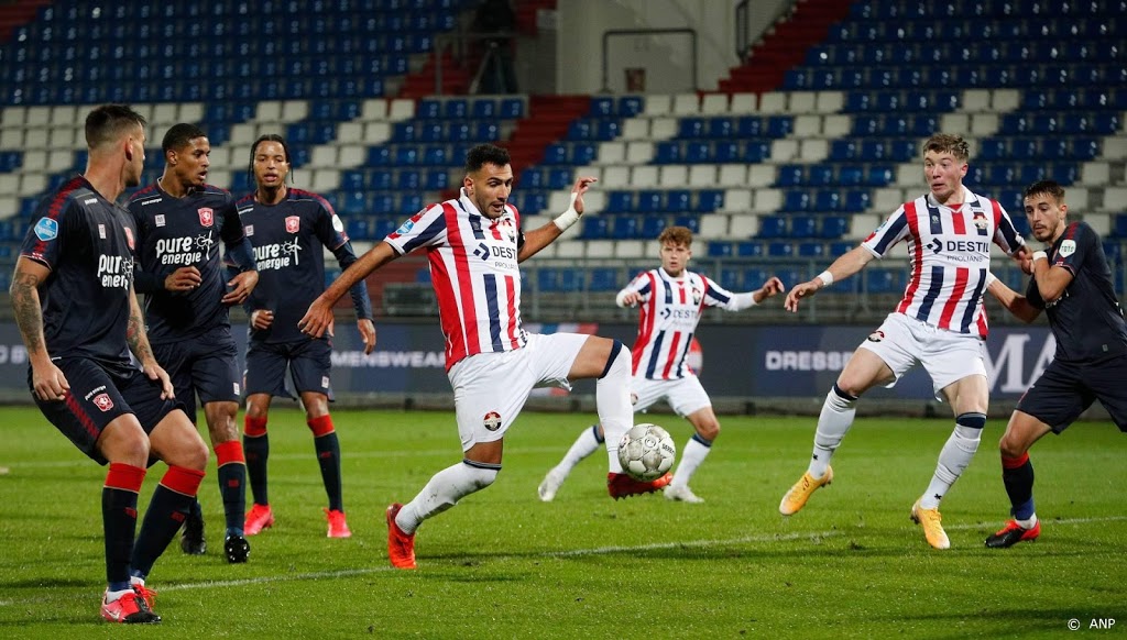 FC Twente klopt Willem II en blijft bovenin meedoen