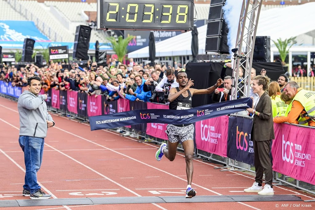 Atleet Tola wint marathon van Amsterdam in parcoursrecord