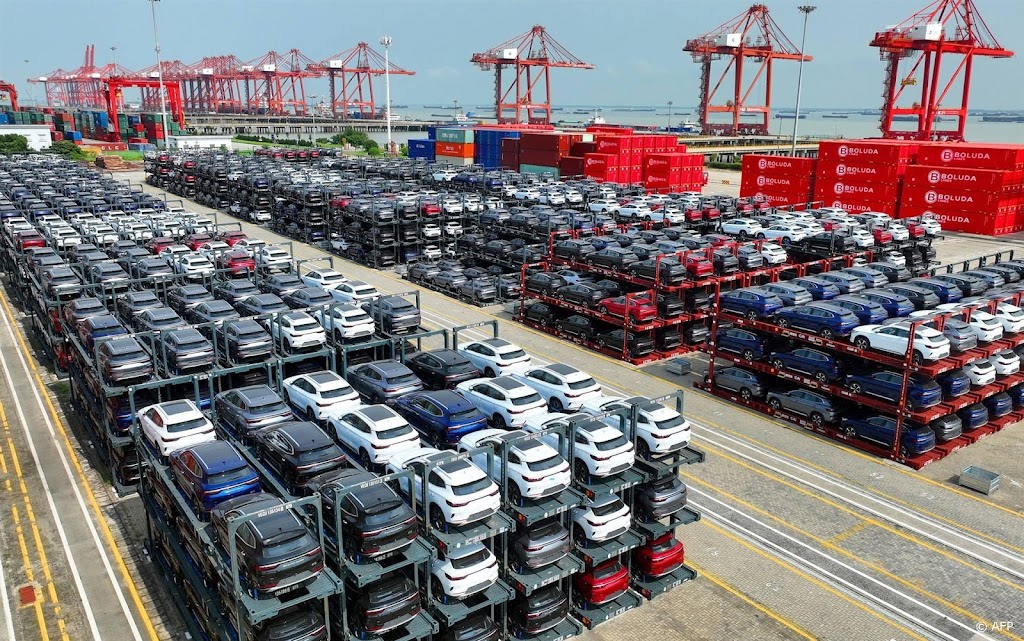 Chinese BYD verkoopt bijna evenveel auto's als Tesla