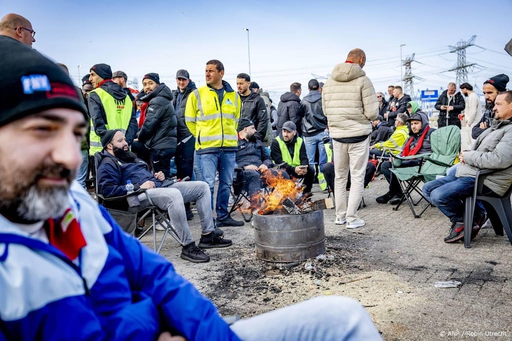 Sjorders haven Rotterdam stoppen staking na principeakkoord cao