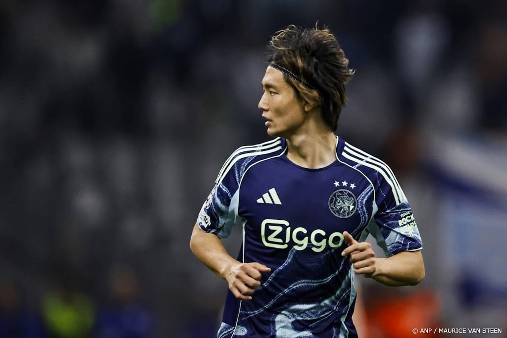 Verdediger Itakura twijfelgeval voor duel van Ajax met AZ