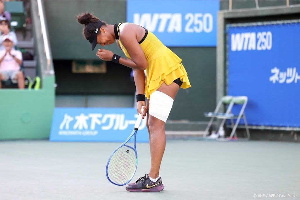 Tennisster Osaka haakt af met beenblessure 