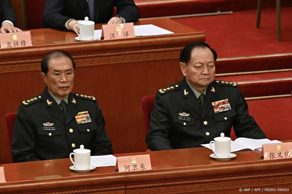 Twee hoge Chinese officieren uit functie gezet