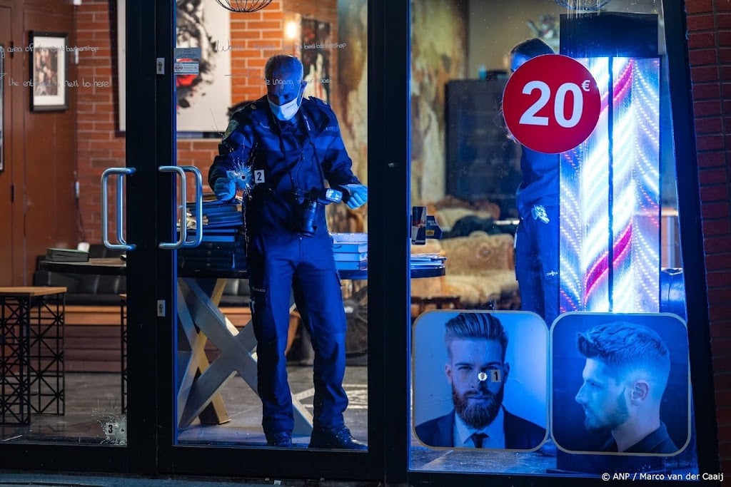Man (27) aangehouden voor explosie bij kapperszaak in Vlaardingen