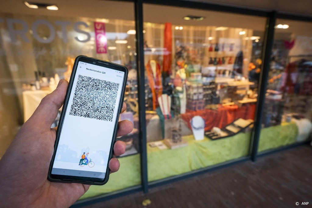 Kamer steunt mogelijkheid coronapas in niet-essentiële winkels