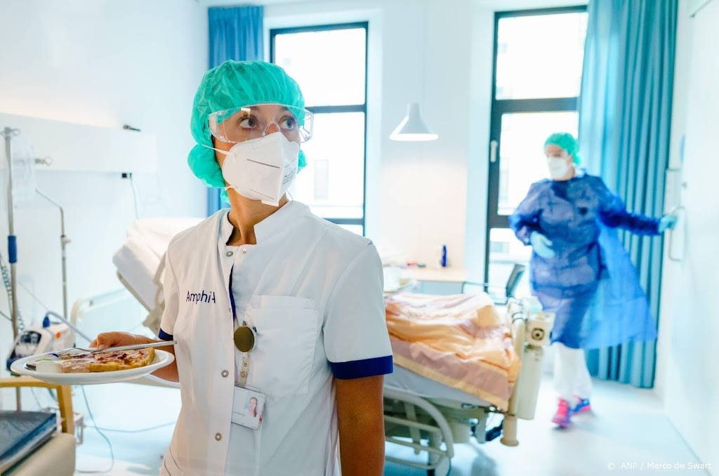 Helft werknemers zorg en welzijn vindt werkdruk te hoog