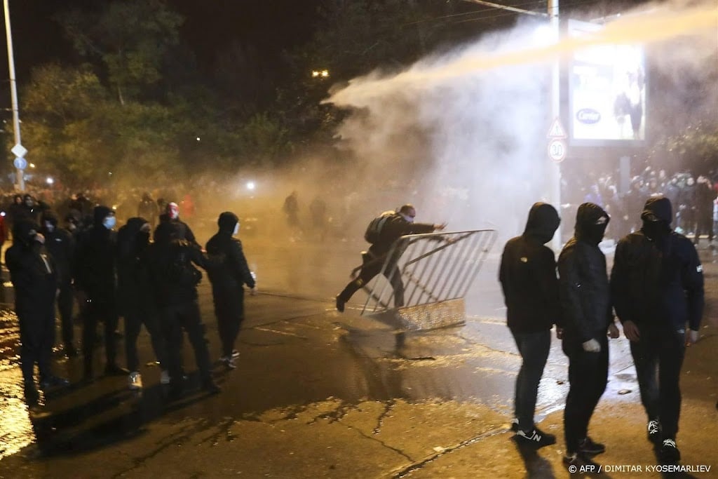 Tientallen gewonden bij rellen voetbalduel Bulgarije-Hongarije