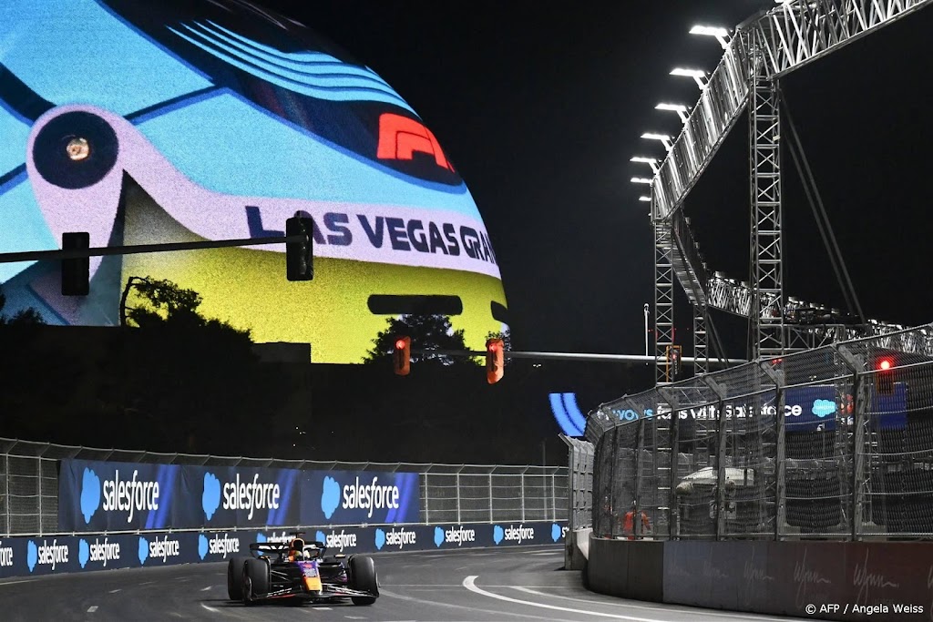 Verstappen rijdt diep in de nacht van Vegas zesde tijd in training