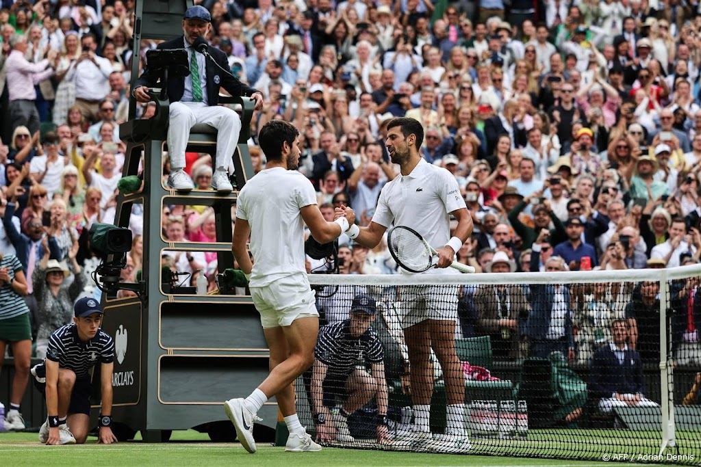 Alcaraz ontmoet Djokovic bij ATP Finals na winst op Medvedev