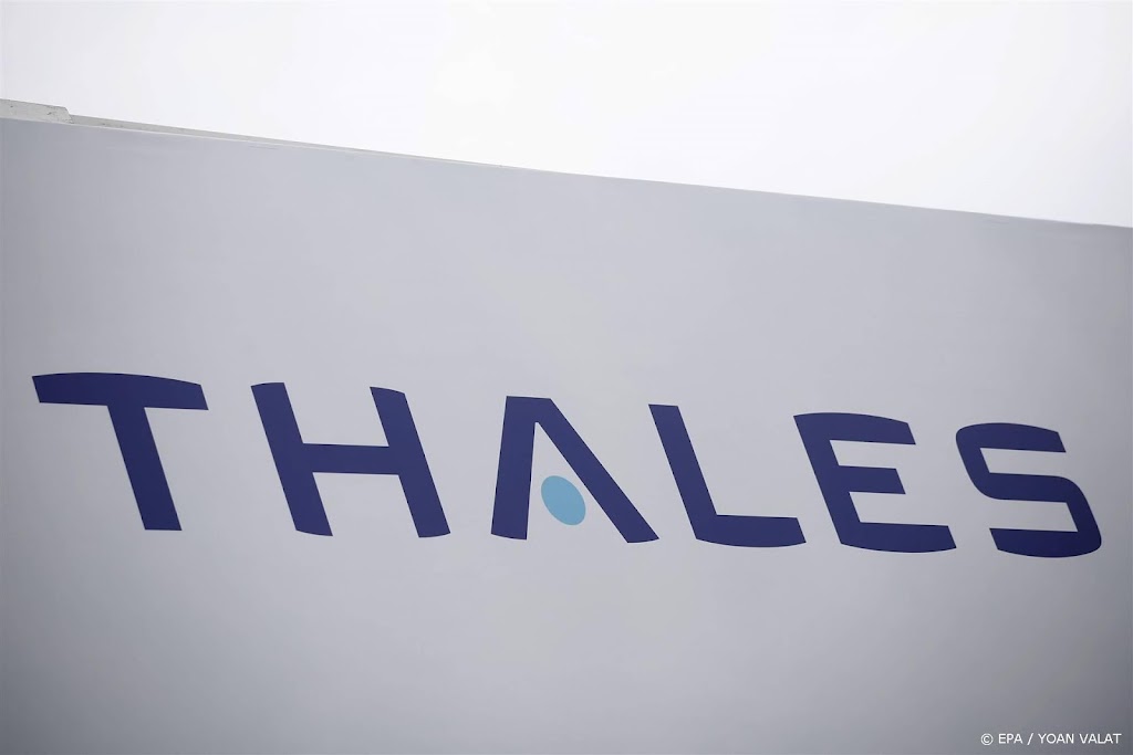 Tien activisten opgepakt bij technologiebedrijf Thales in Delft