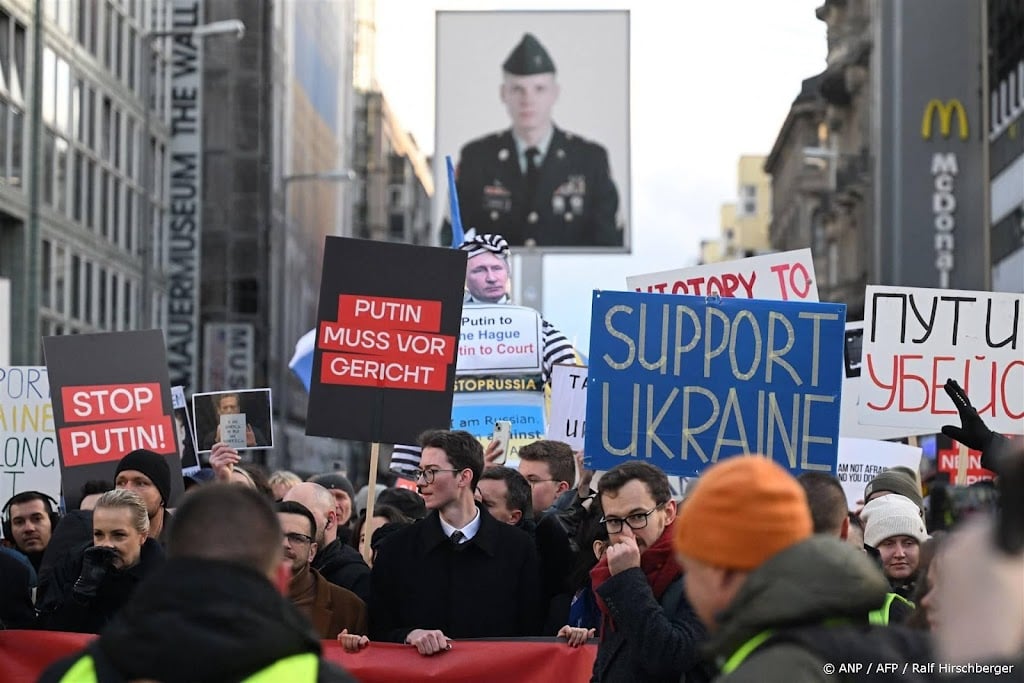 Russische oppositie houdt anti-oorlogsprotest in Berlijn