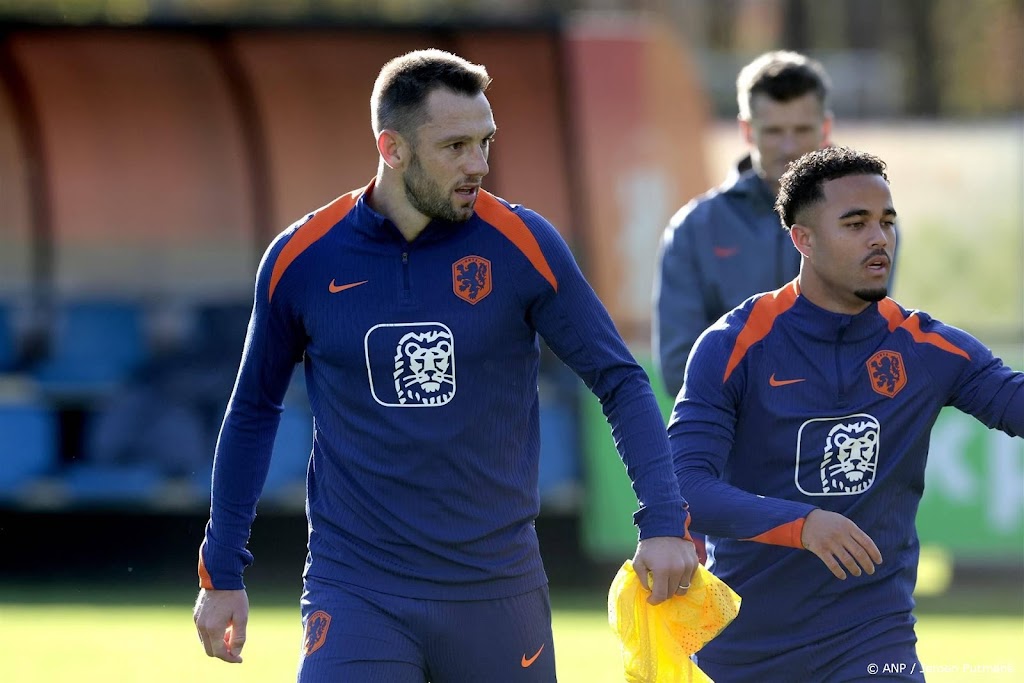 Verdediger De Vrij keert tegen Bosnië terug in basis Oranje