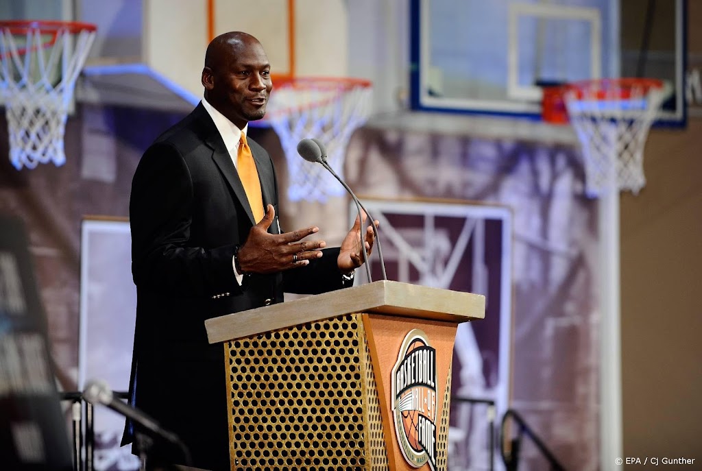 Kaartje eerste NBA-duel basketballer Jordan brengt ruim 2 ton op