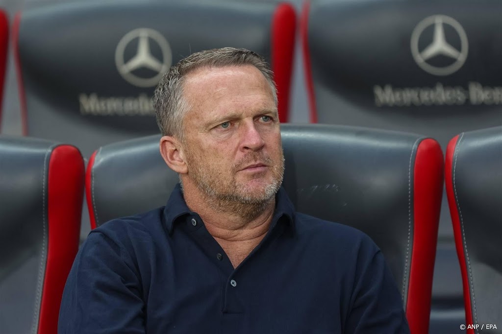 Poolse Lech Poznan ontslaat trainer Van den Brom
