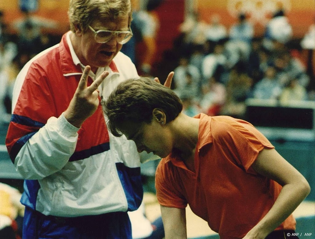Oud-tafeltenniscoach Bakker, die Vriesekoop trainde, overleden  