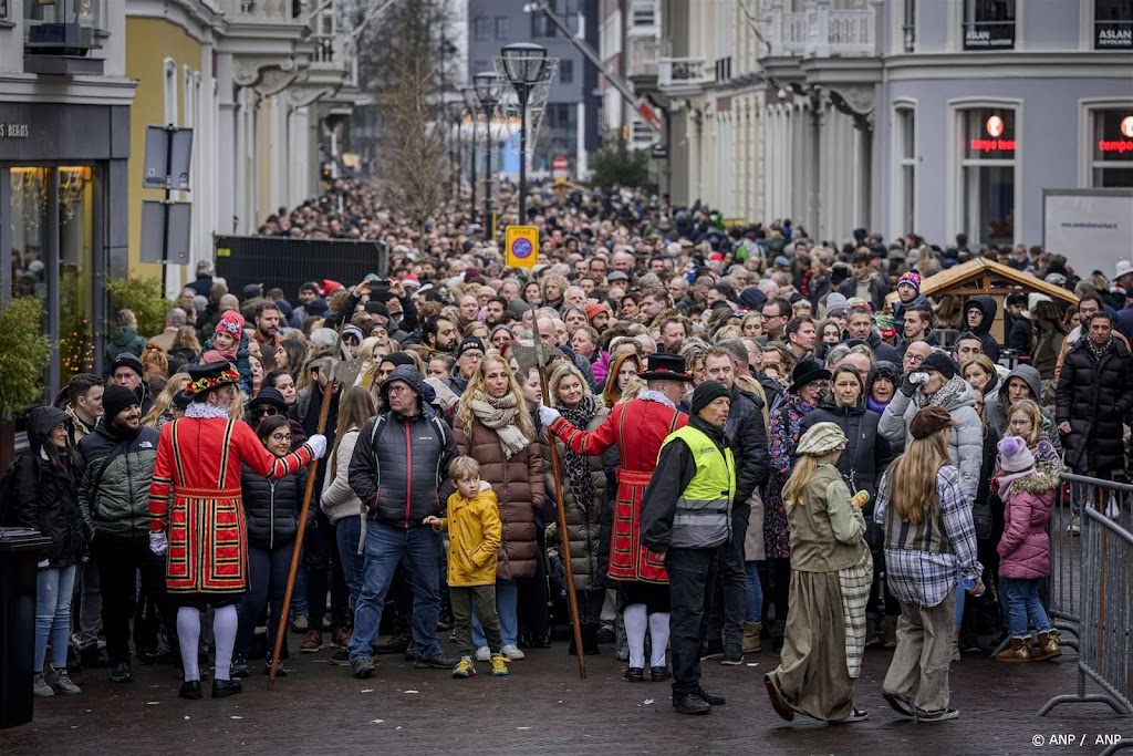 Ook zondag zeer druk op Dickens Festijn, totaal 125.000 bezoekers