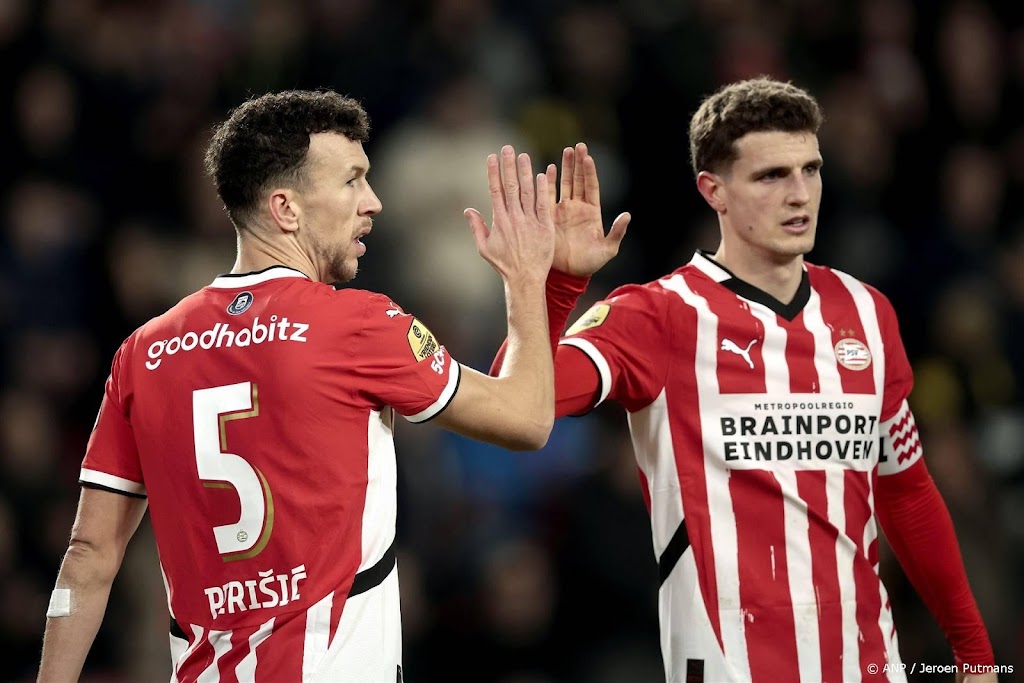 PSV laat amateurs HFC kansloos in tweede ronde beker