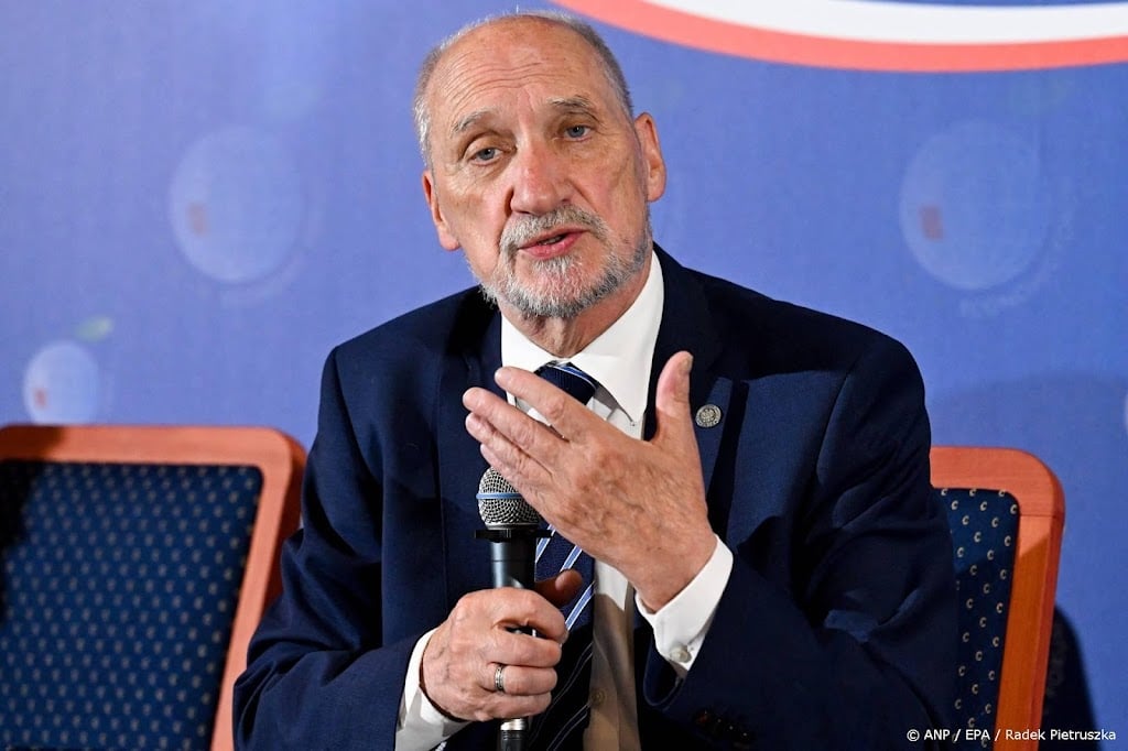 Poolse oud-minister aangeklaagd om rol in onderzoek vliegramp