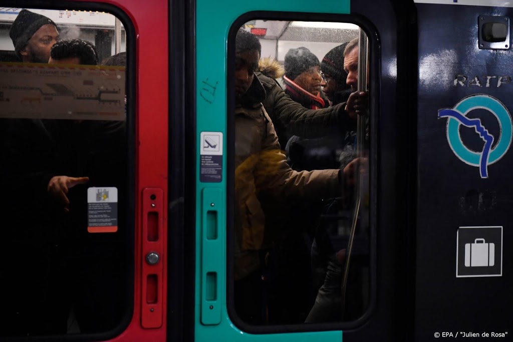 Staking in metro Parijs maandag beëindigd
