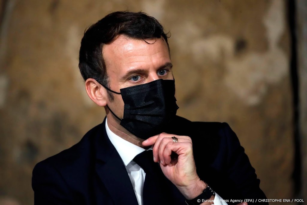 President Macron blij met deradicaliseringsplan Franse moslims