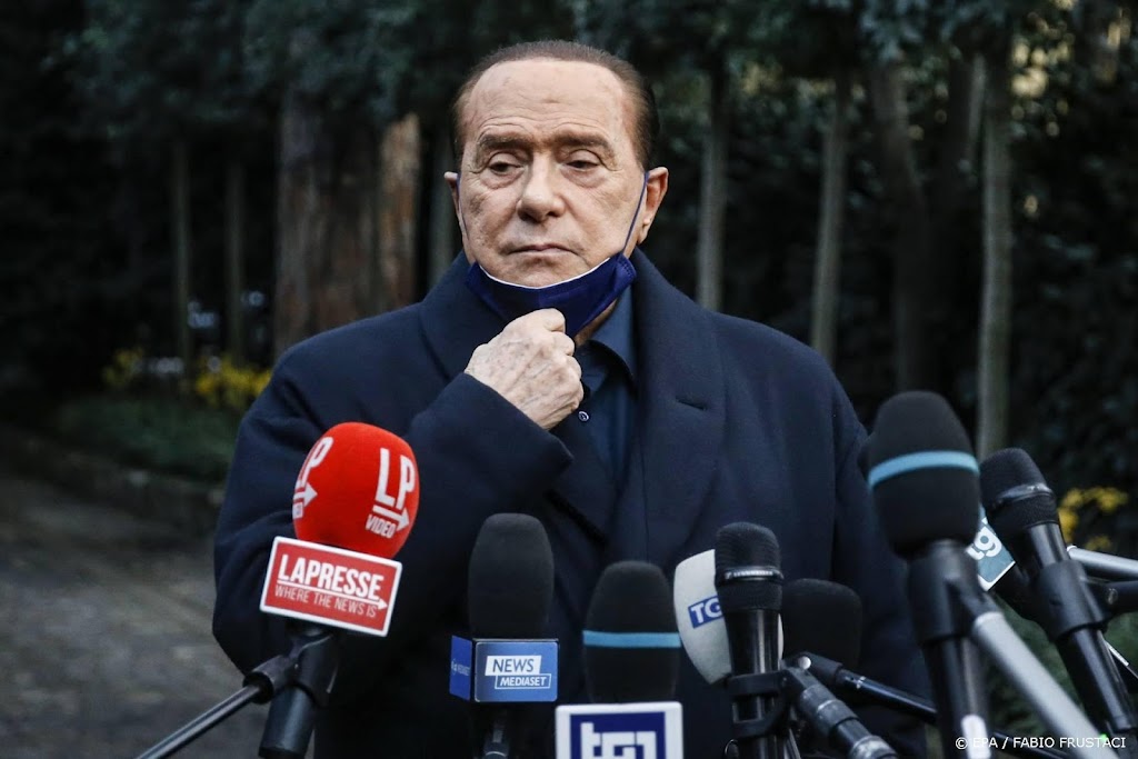 Berlusconi lijkt presidentscampagne af te blazen