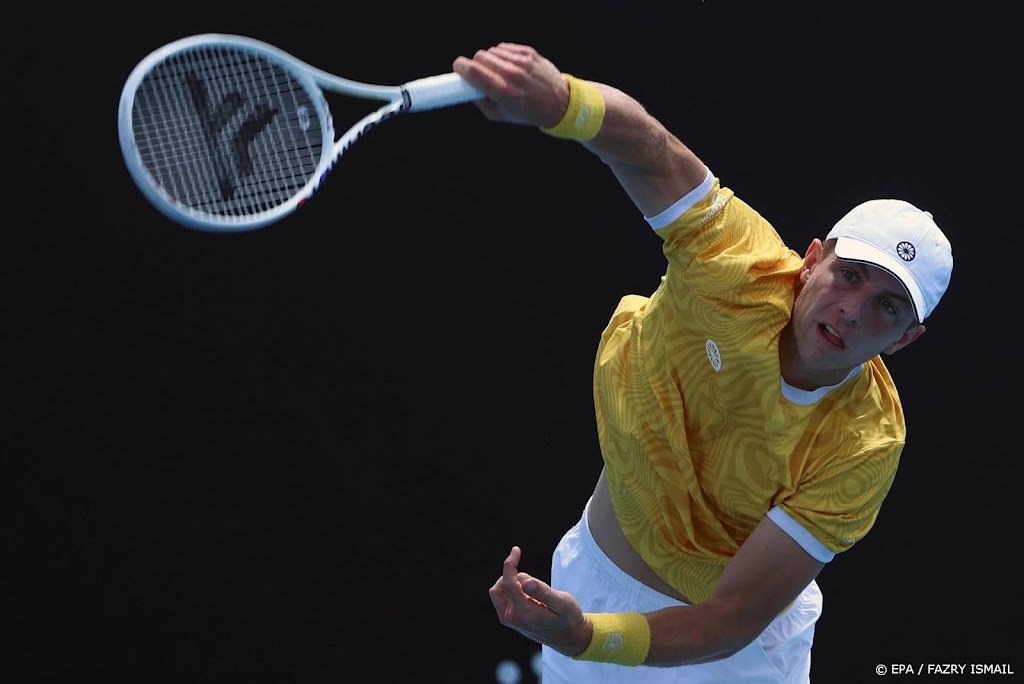Griekspoor is Van de Zandschulp in drie sets de baas in Melbourne