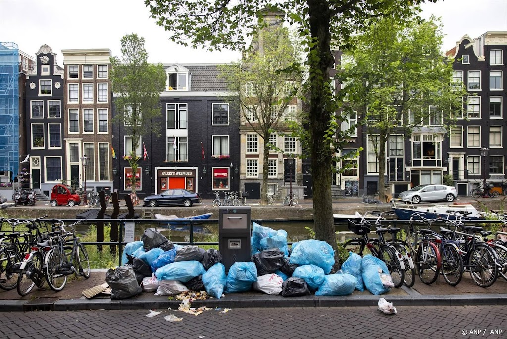 Bewoners Amsterdamse binnenstad zien overlast afval toenemen