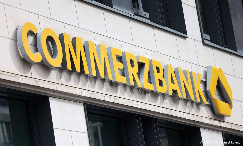 Commerzbank overweegt schrappen duizenden banen, meldt FT