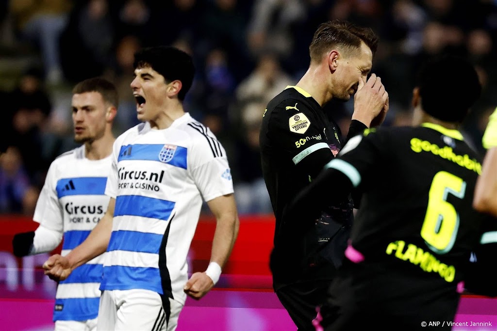 PEC Zwolle bezorgt koploper PSV derde nederlaag in Eredivisie