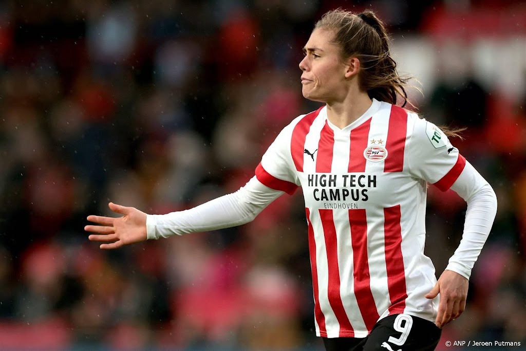 Voetbalsters PSV winnen ruim van hekkensluiter Excelsior