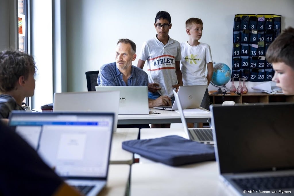 OESO waarschuwt voor te grote afhankelijkheid van AI in onderwijs