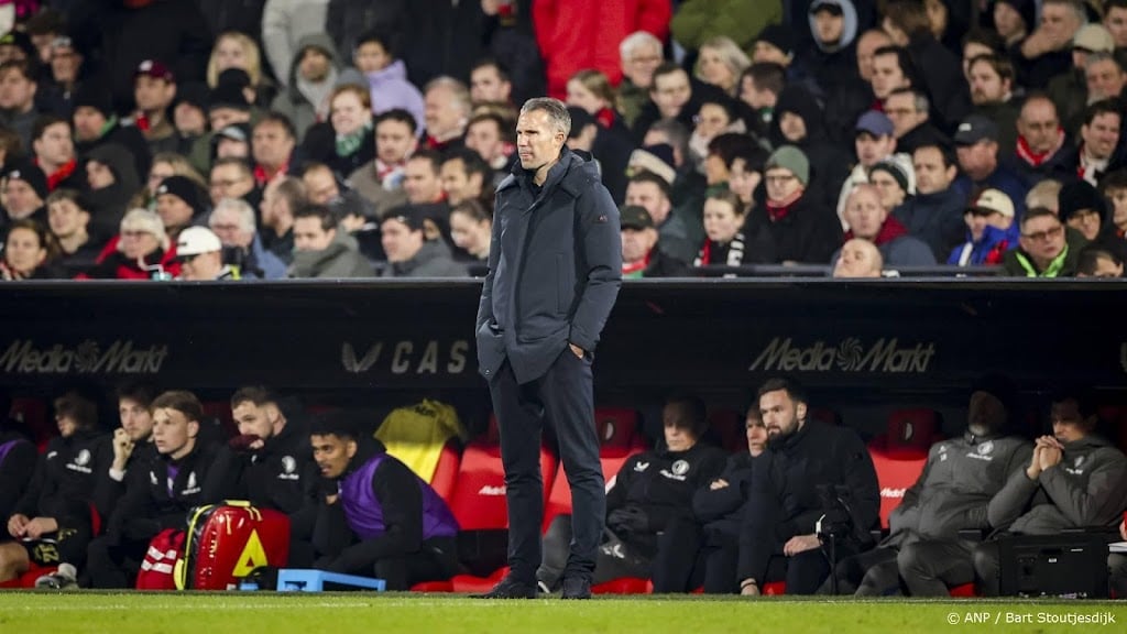 Van Persie kan vrije val van Feyenoord tegen Sparta niet stoppen 