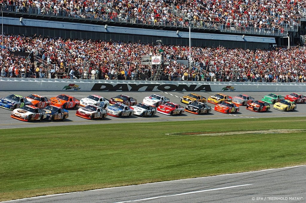 Autocoureur Hamlin wint Daytona 500 na horrorcrash Newman