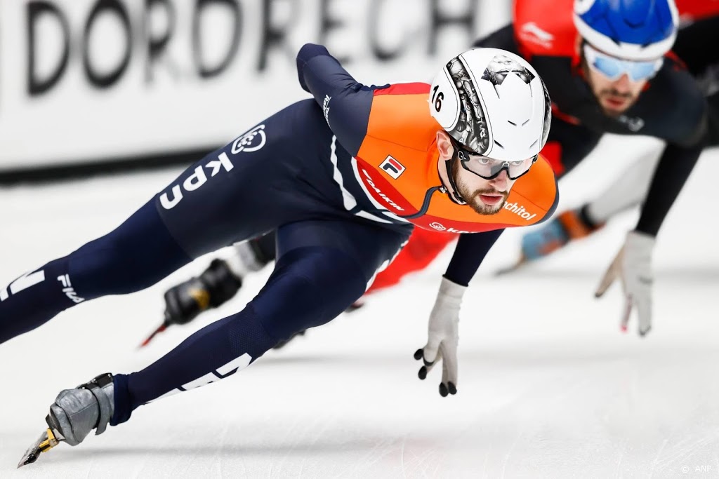 De Laat en Roes naar WK shorttrack, Knegt alleen op de relay